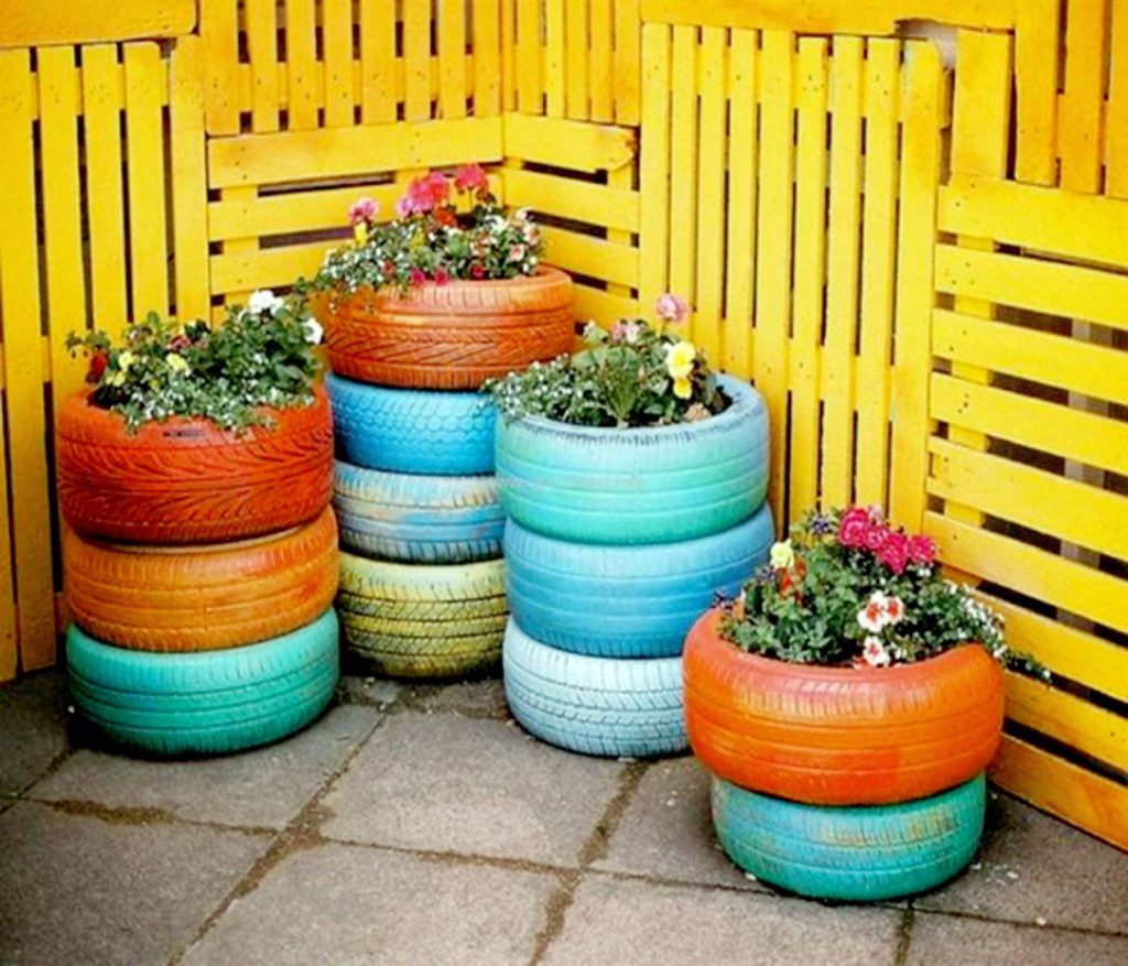Decorated Tires and Pallet decorations