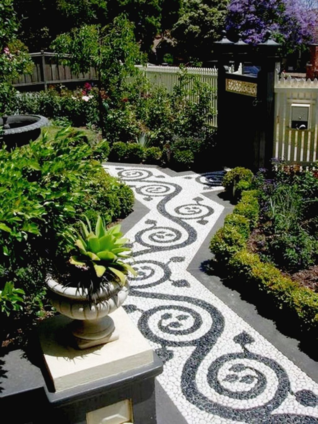 Decorative Garden Design Stones Mosaic Pathway