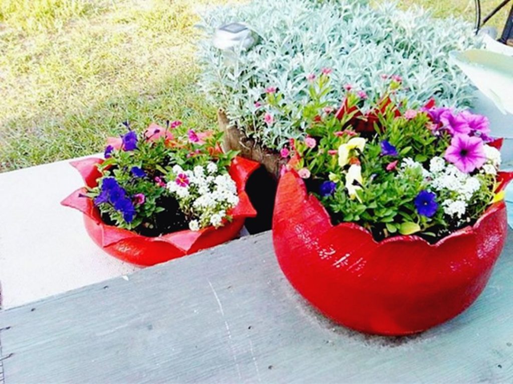 Planter garden made from used tire