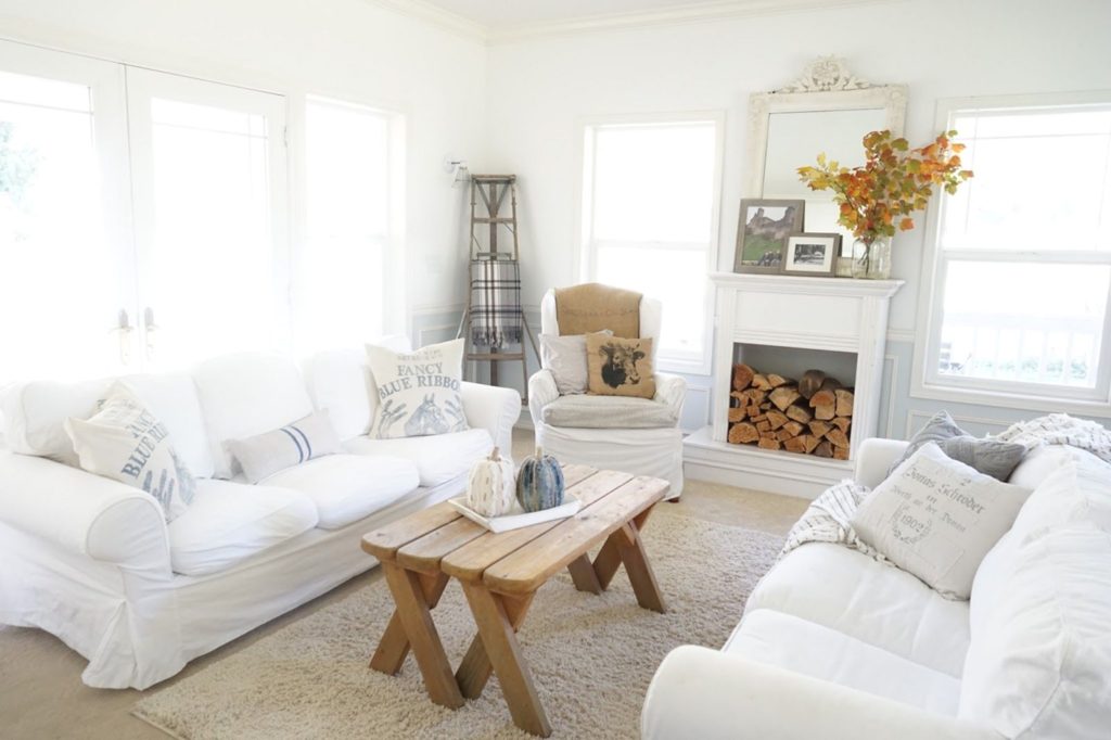 Fall Farmhouse Style Living Room
