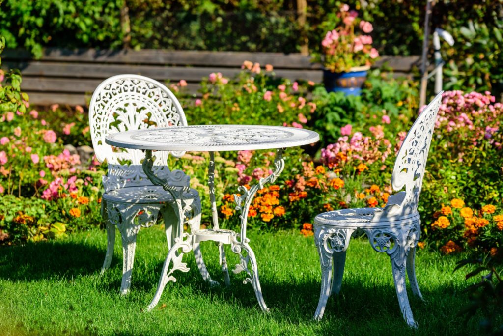 Simple Garden Chair Ideas