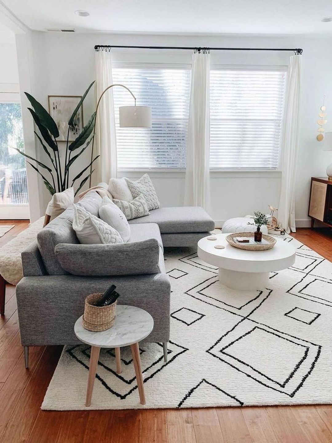 Minimalist Living Room Carpet Ideas