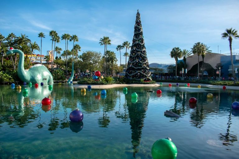Hollywood Studios Christmas Decorations source The Park Prodigy