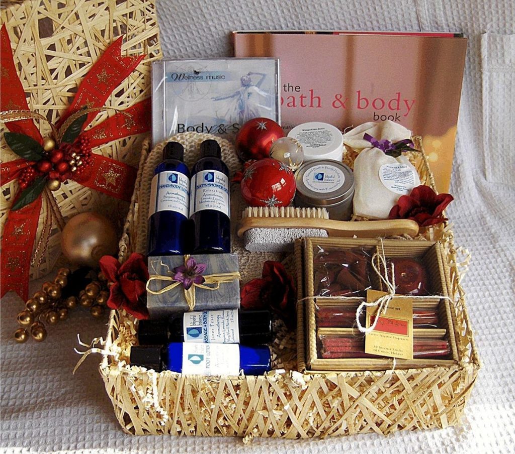 Stylish Christmas Gift Basket Ideas For Couples