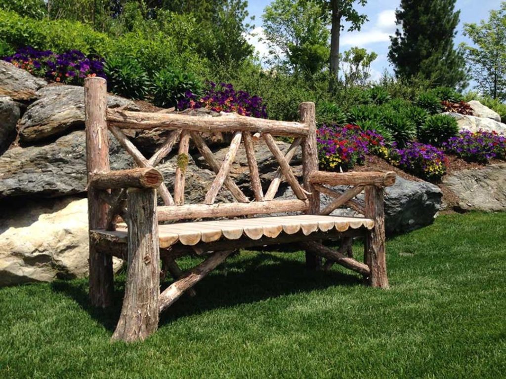 Outdoor Rustic Park Benches via Romanching The World